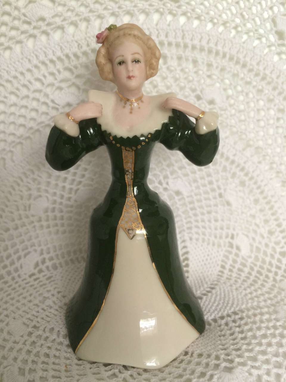 VIOLET ON BELL
