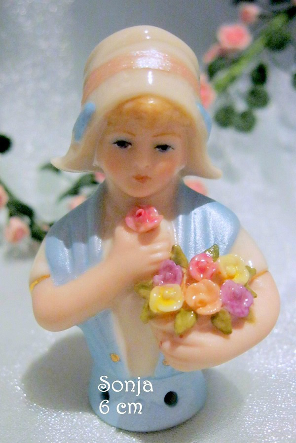 LITTLE DUTCH GIRL 